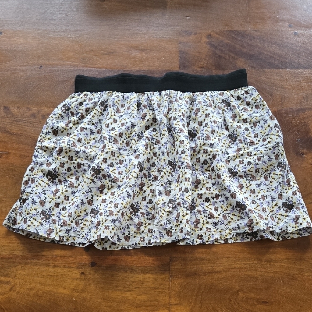 Old Navy Floral Elastic Waistband Mini Skirt Size Medium